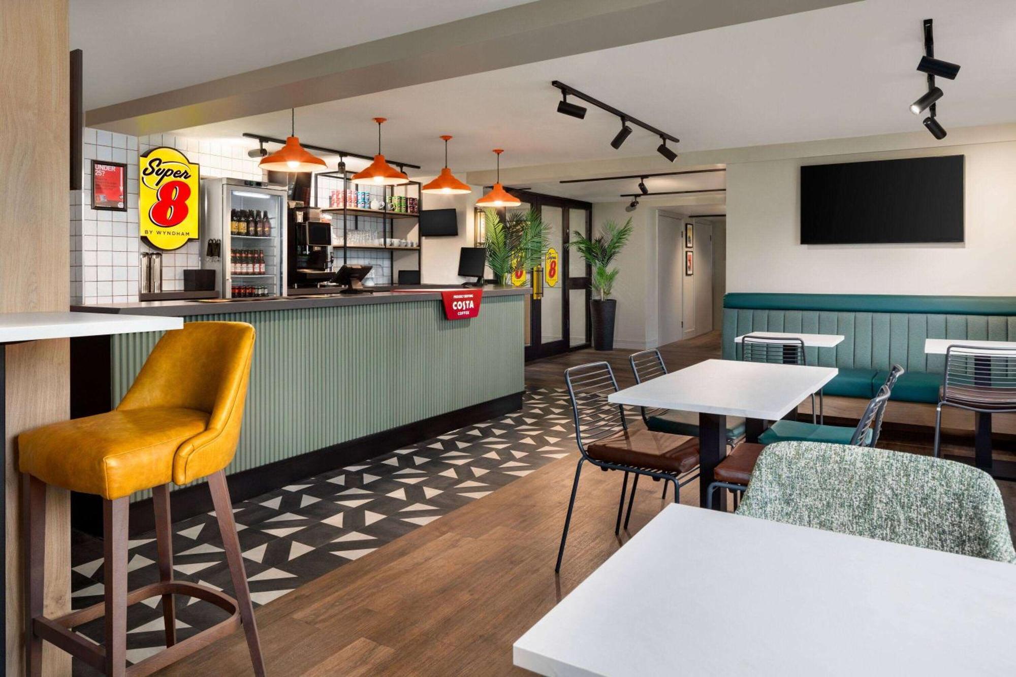 Super 8 By Wyndham Durham Hotel Luaran gambar
